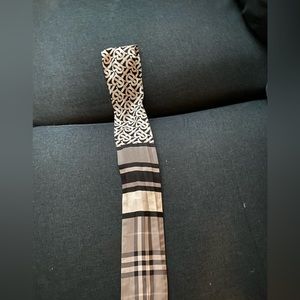 Burberry bandaue scarf